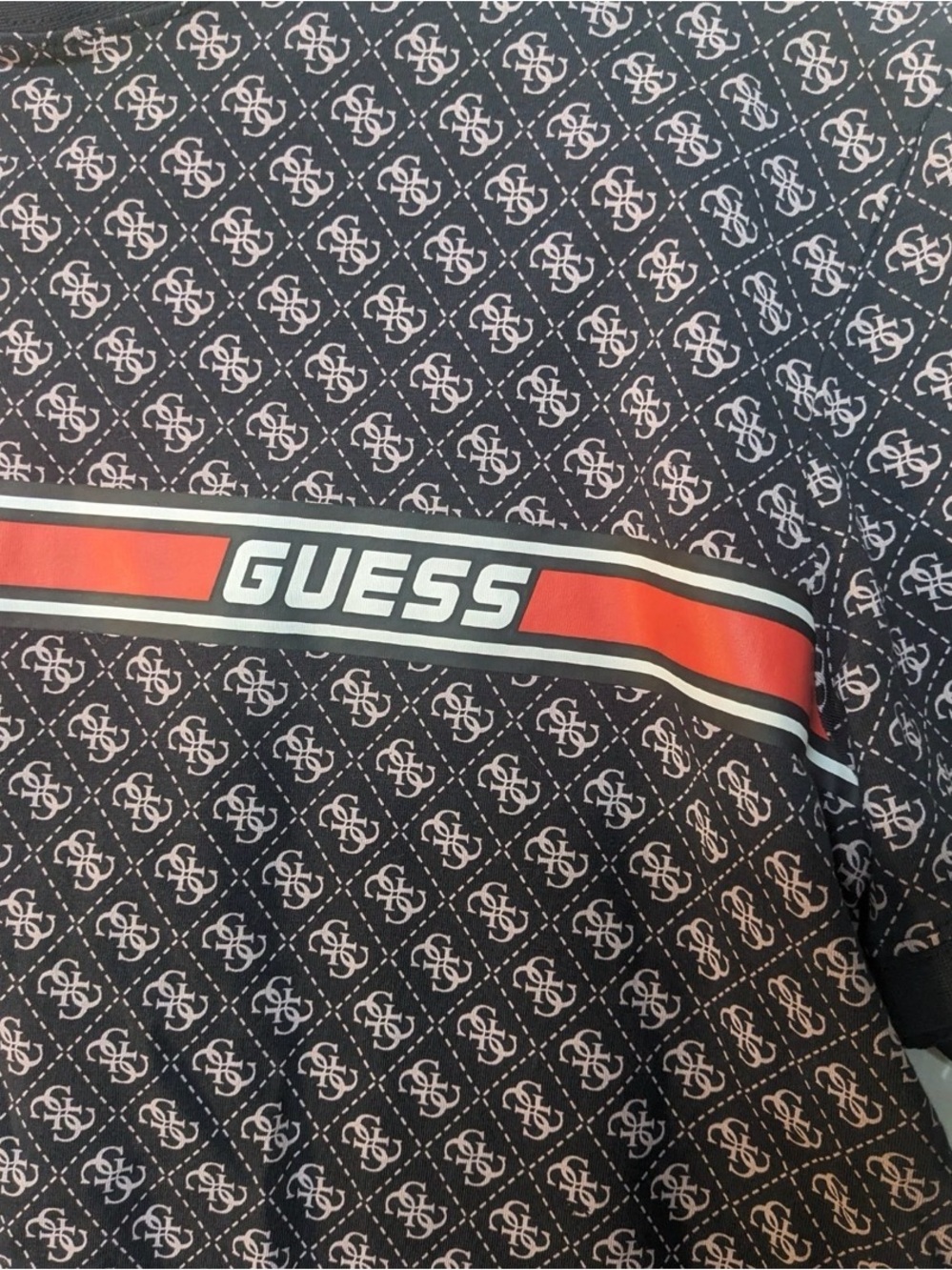 Preowned  Retro Ringer  Guess Shirt Size Medium . - Picture 5 of 15